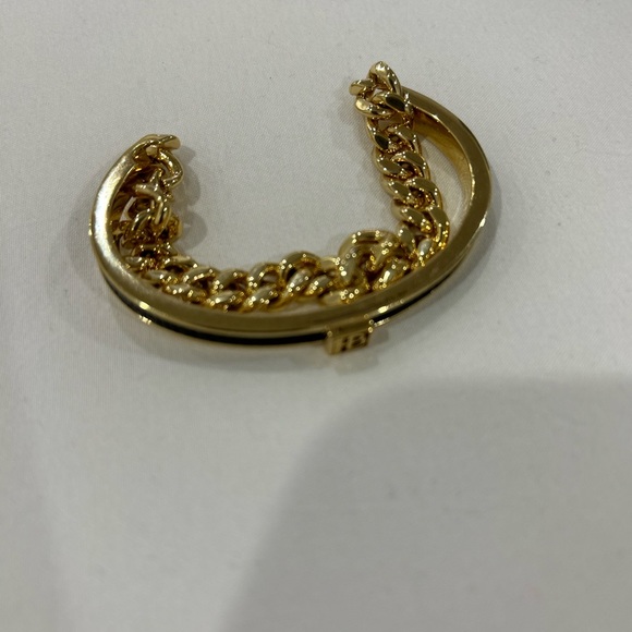 💰PRICE ⬇️•HENRI BENDEL New York • Gold Bangle w/ Chain Attached • - Picture 2 of 10